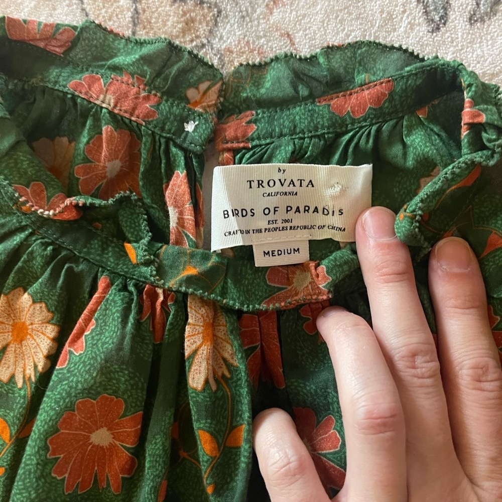 Trovata Floral Green Blouse - Picture 3 of 3